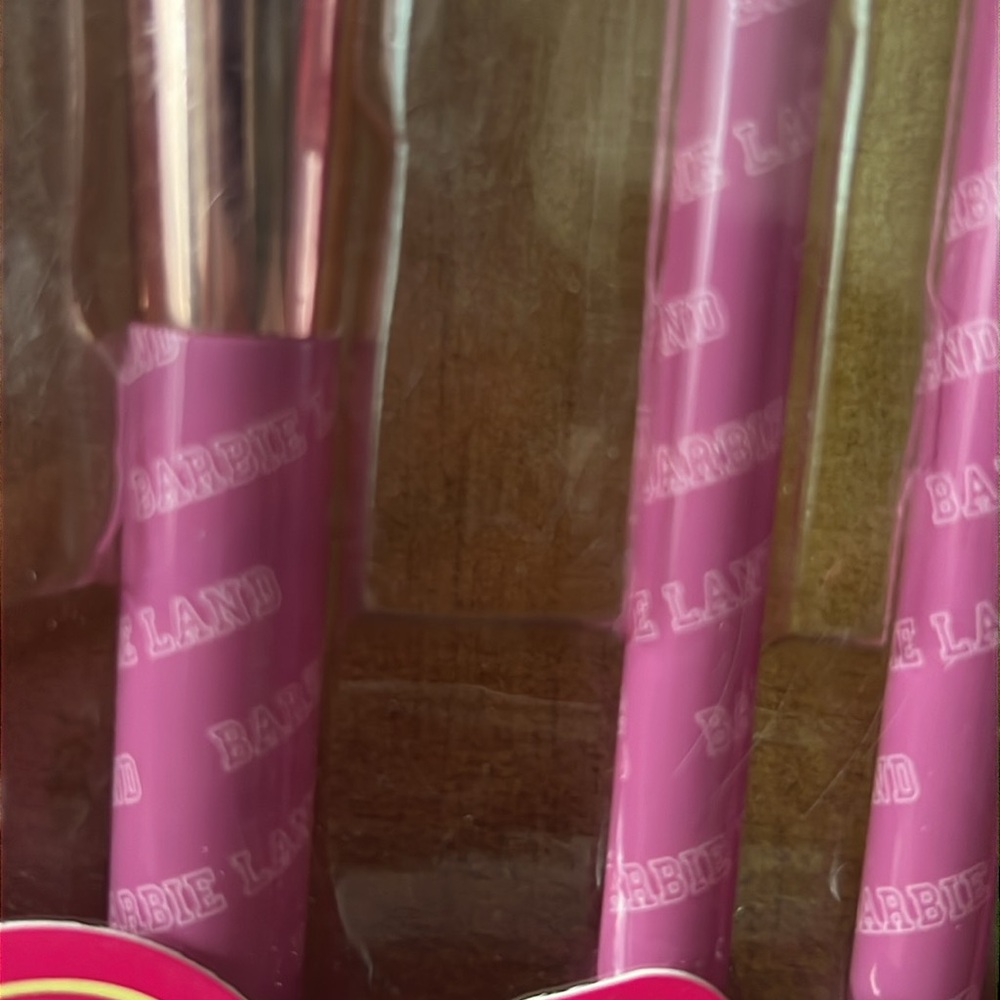 Barbie The Movie Makeup Brush Set Mexico Exclusive - Picture 2 of 7